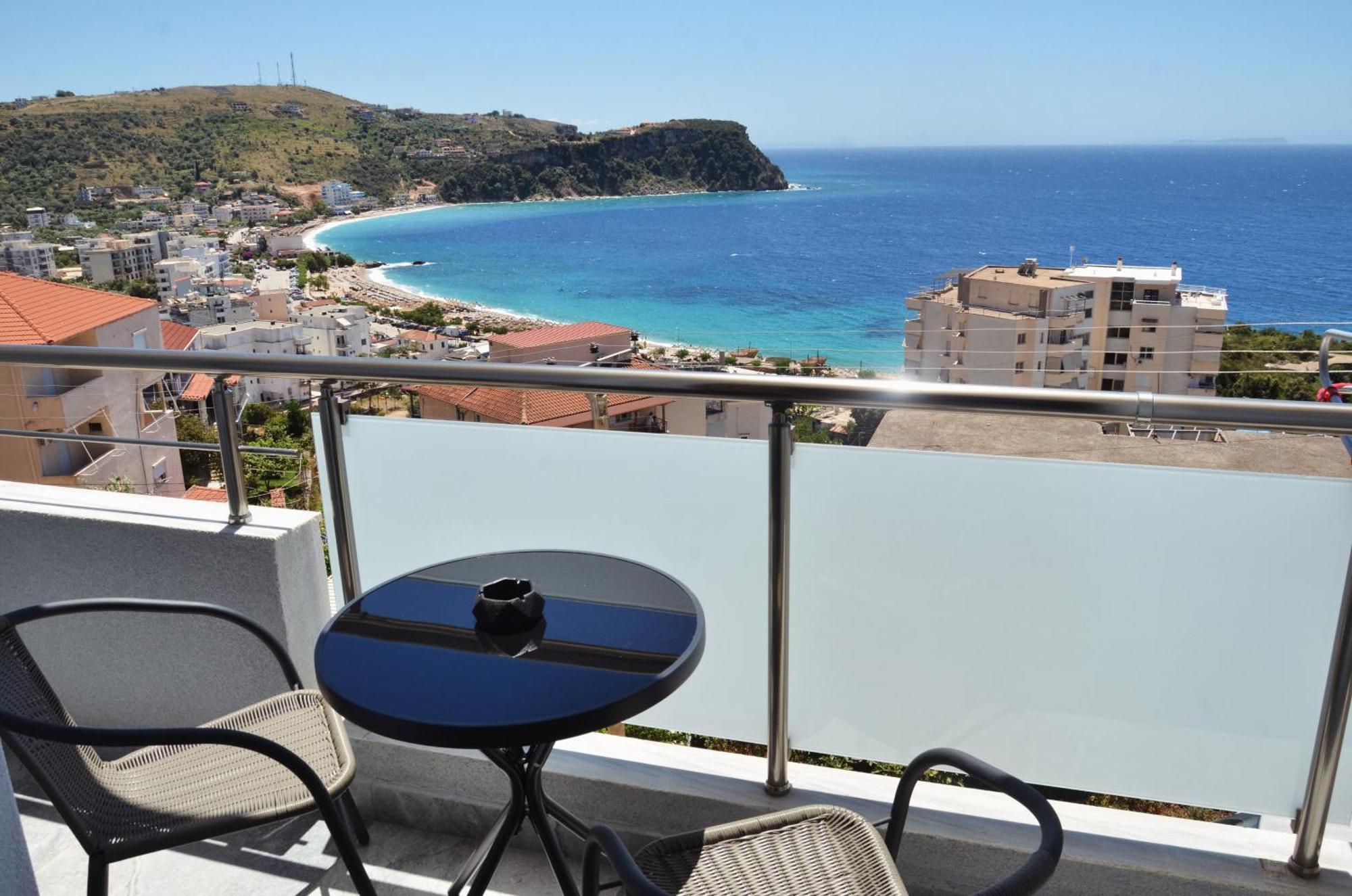 Harmonia Guest House 2 Himare Bagian luar foto